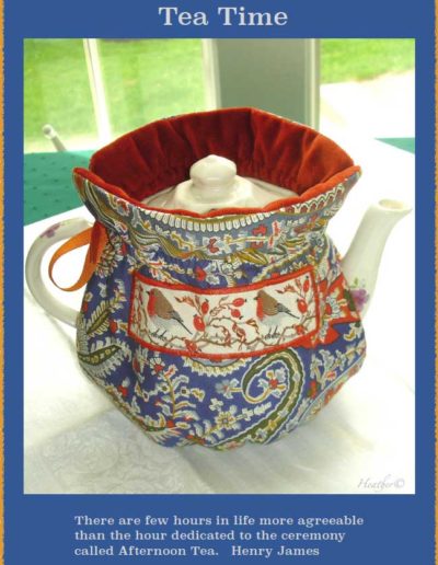 Teapot with teapot cosy